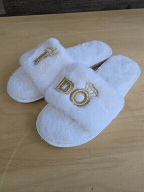 Women's Fuzzy Slippers Bride/Bridesmaid Wedding Day I Do Honeymoon Size 7.5-8.5